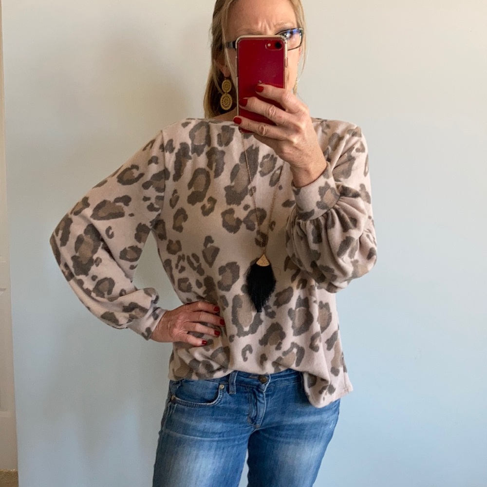 Leopard Print Brushed Hacci Top - Picture 2 of 7